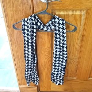 Woman's scarf, black and white design